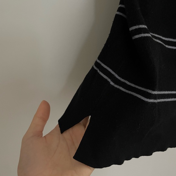 Kirkland Signature Men's Black Striped Shirt - Picture 2 of 3